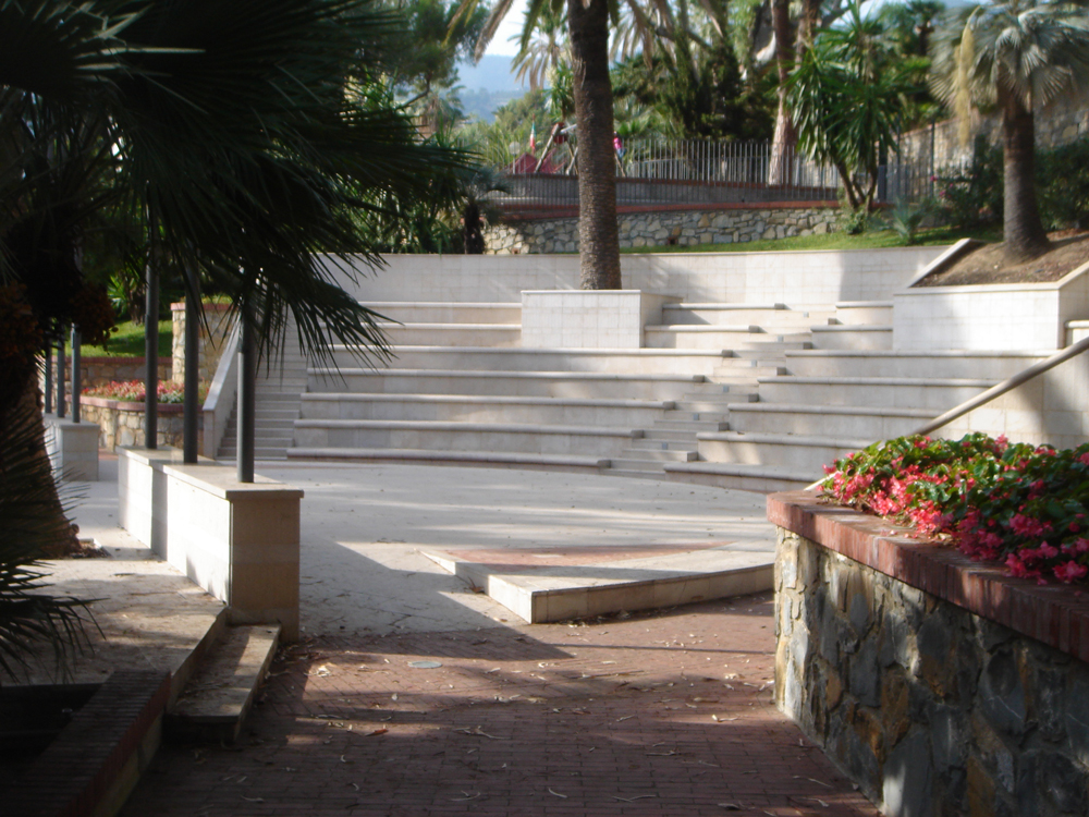 Realizzazione di un Anfiteatro nei giardini Piani D'Ascé