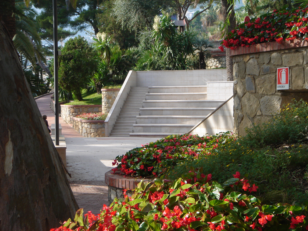 Realizzazione di un Anfiteatro nei giardini Piani D'Ascé