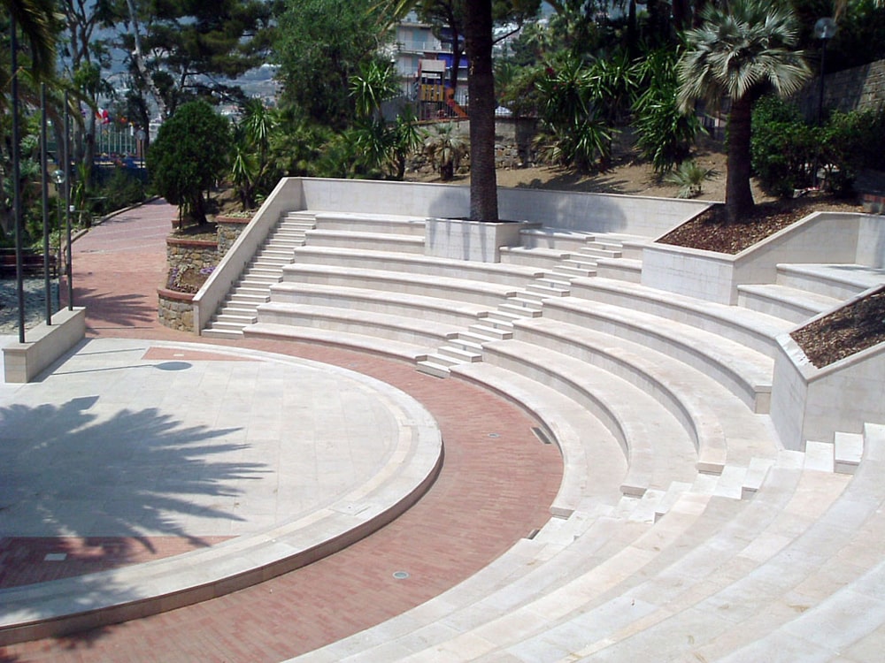 Realizzazione di un Anfiteatro nei giardini Piani D'Ascé