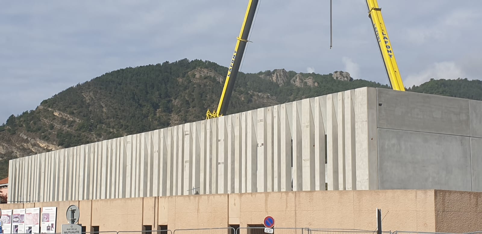 Costruzione di un centro sportivo per un Liceo