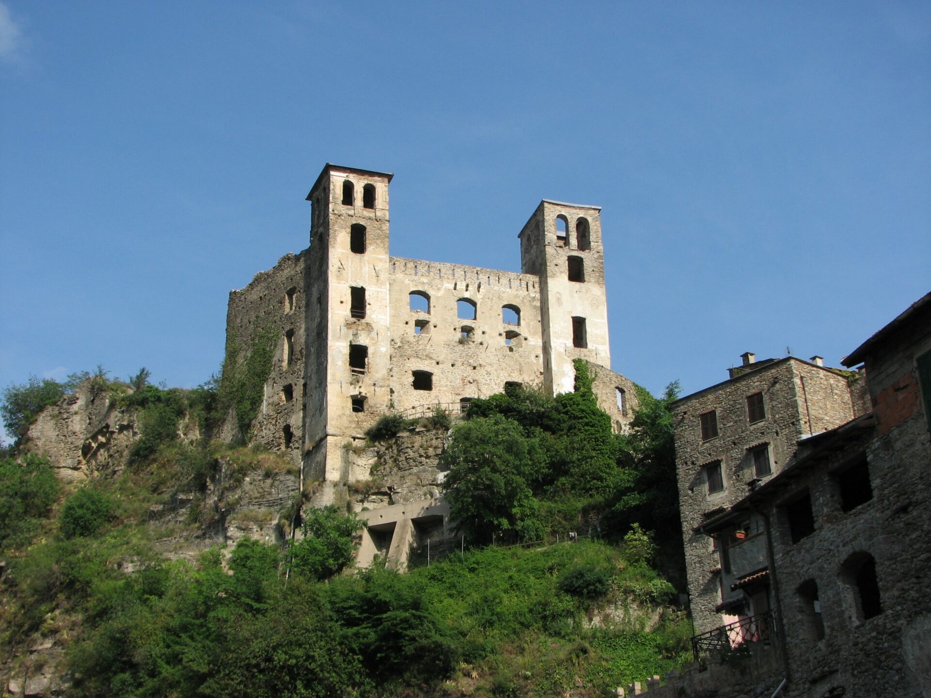 Consolidamento del sedime roccioso del Castello Doria