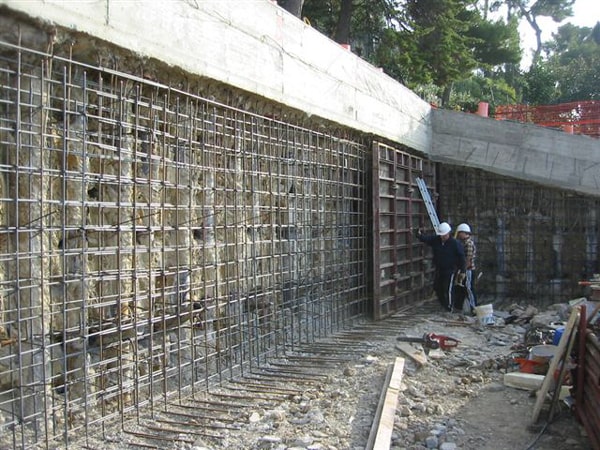 Demolizione e ricostruzione di due edifici di civile abitazione