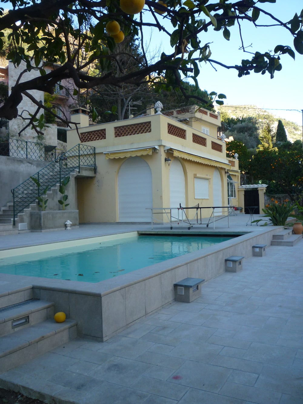 Realizzazione di un Garage interrato su due livelli con Piscina